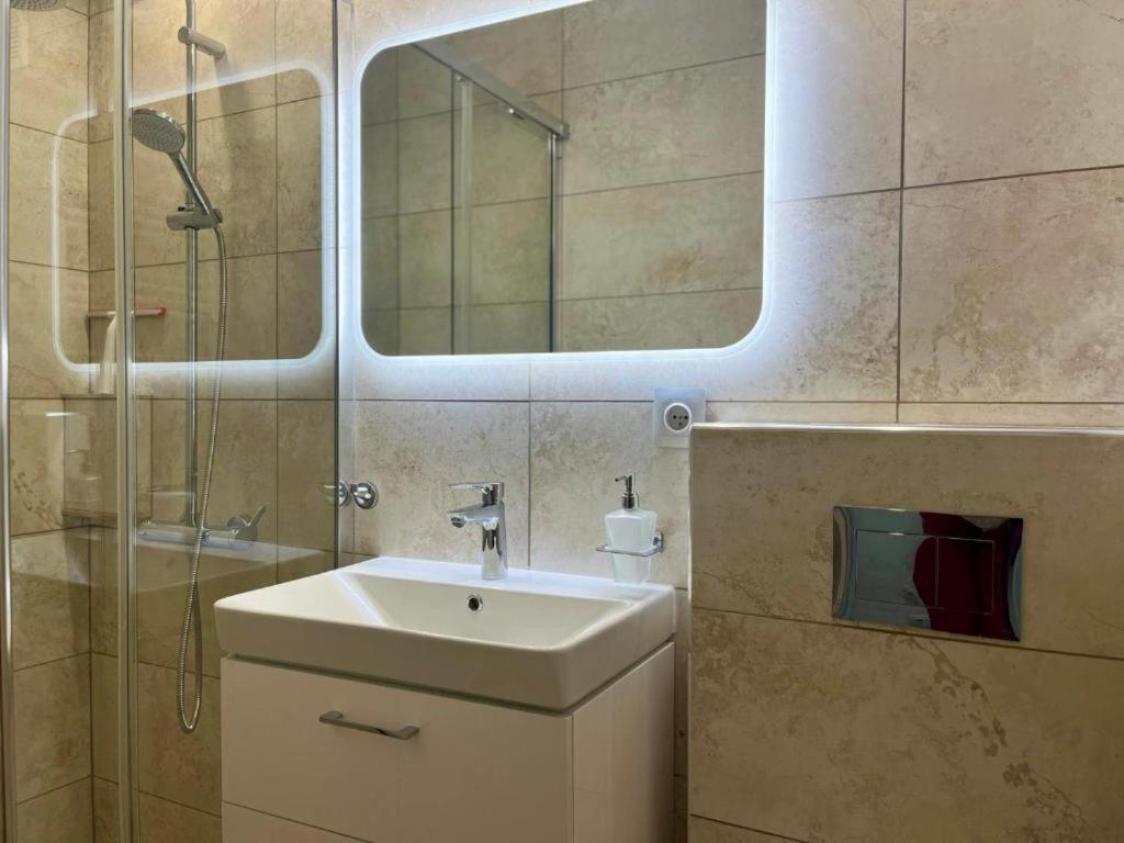 Apartamenty Izerskie Gorska 8 - Blisko Park I Dom Zdrojowy Oraz Wyjscie Na Sky Walk Свєрадув-Здруй Екстер'єр фото